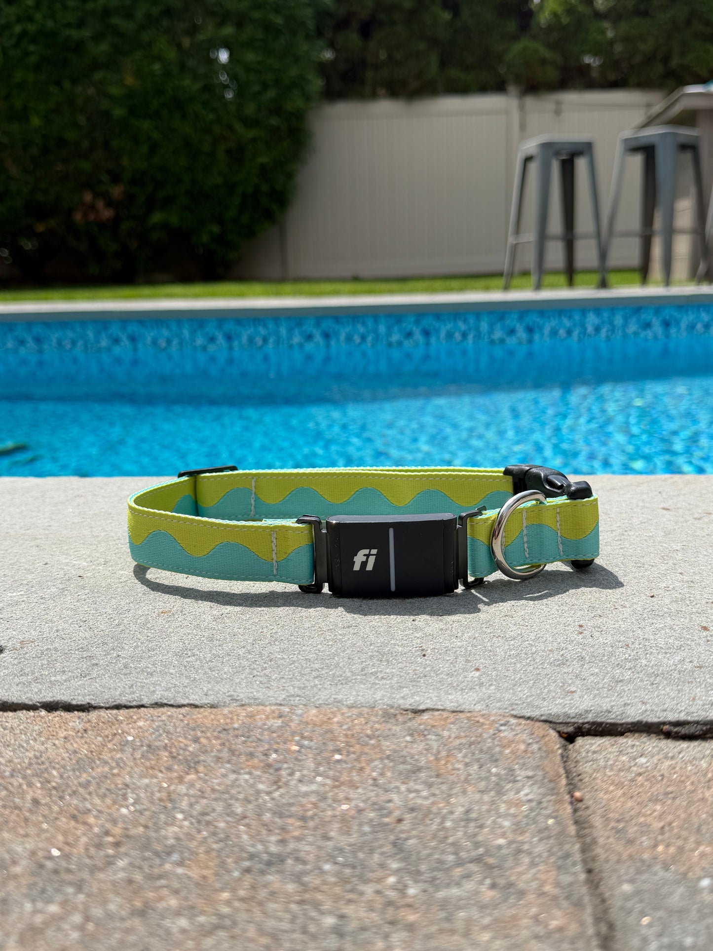 Pre Order Only Wavy Series Fi Series 3+ Large collar with GPS tracker and 6 month subscription